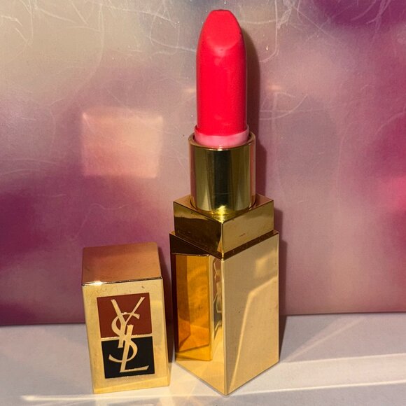 YSL Rouge Pur 52 - Picture 1 of 3